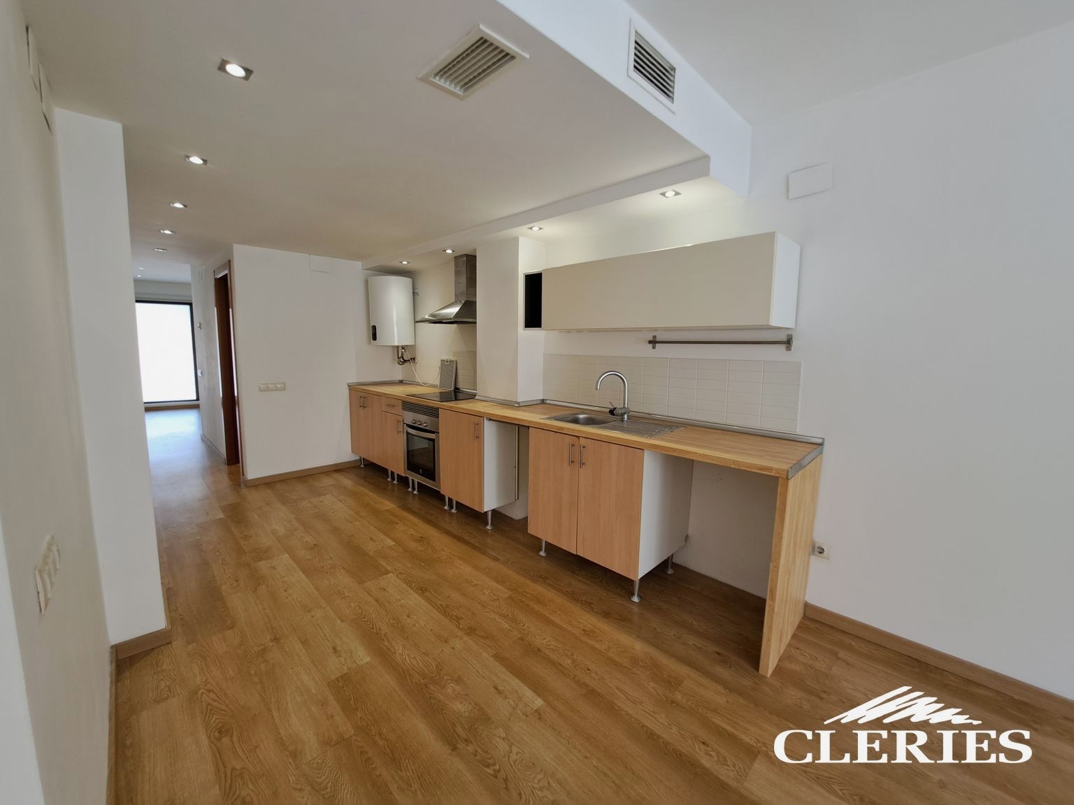 /RealEstateImages/6867/20260410_130011 [Resolucion de Escritorio].jpg